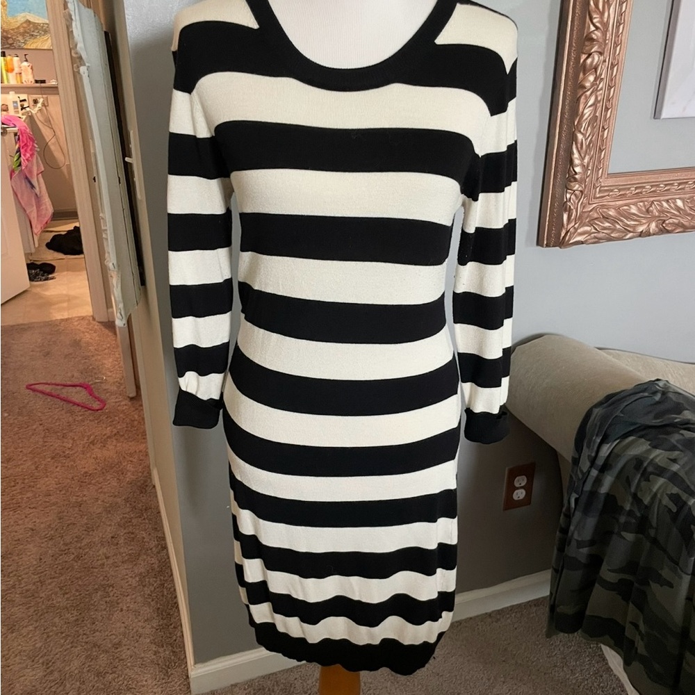 French Connection Black and White Long Sleeve Dress